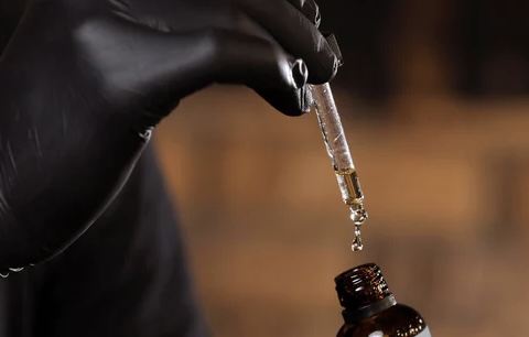 Dropper dispensing Moor House beard oil formula